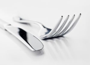 knife and fork, table, restaurant-2656027.jpg